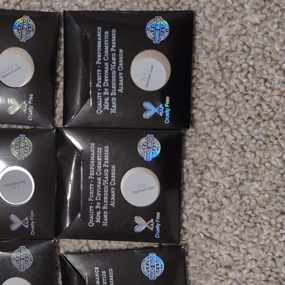 Devinah Cosmetics matte eyeshadow lot - Picture 8 of 8